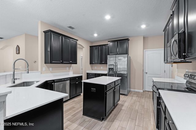 15815 DOUGLAS LAKE Drive, Jacksonville, FL 32218