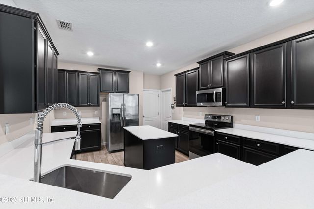 15815 DOUGLAS LAKE Drive, Jacksonville, FL 32218