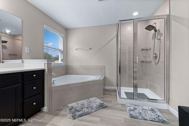 15815 DOUGLAS LAKE Drive, Jacksonville, FL 32218