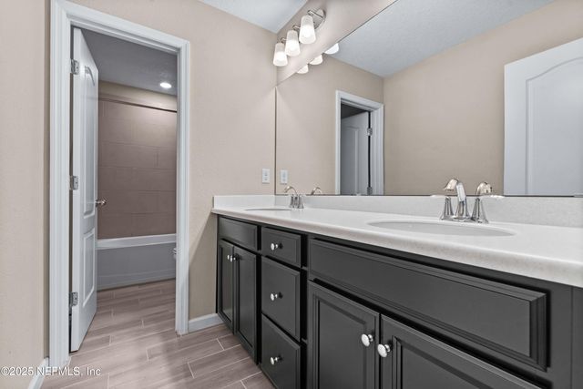 15815 DOUGLAS LAKE Drive, Jacksonville, FL 32218