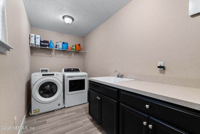 15815 DOUGLAS LAKE Drive, Jacksonville, FL 32218