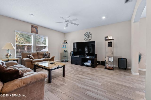 15815 DOUGLAS LAKE Drive, Jacksonville, FL 32218