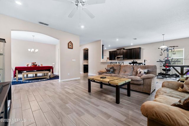 15815 DOUGLAS LAKE Drive, Jacksonville, FL 32218