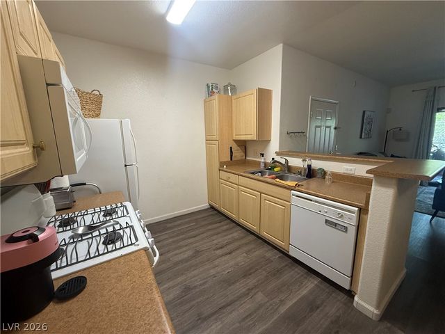 8250 North Grand Canyon Drive 2155, Las Vegas, NV 89166