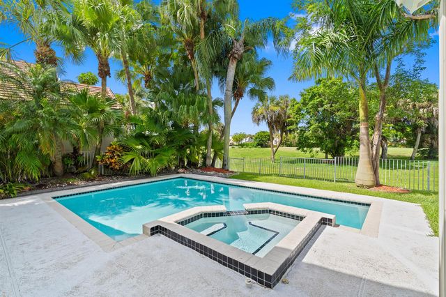 1500 Lacosta Drive W, Pembroke Pines, FL 33027