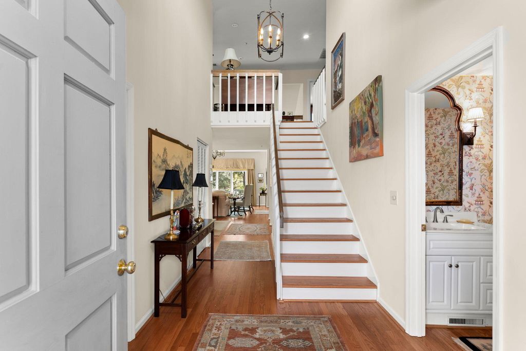 Image 10 of property listing at 610 Harbor Creek Place Unit 5, Charleston, SC 29412