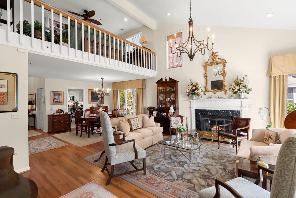 Image 13 of property listing at 610 Harbor Creek Place Unit 5, Charleston, SC 29412