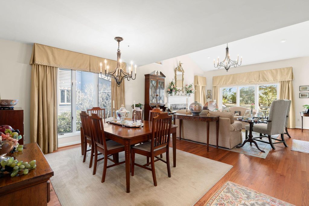 Image 15 of property listing at 610 Harbor Creek Place Unit 5, Charleston, SC 29412