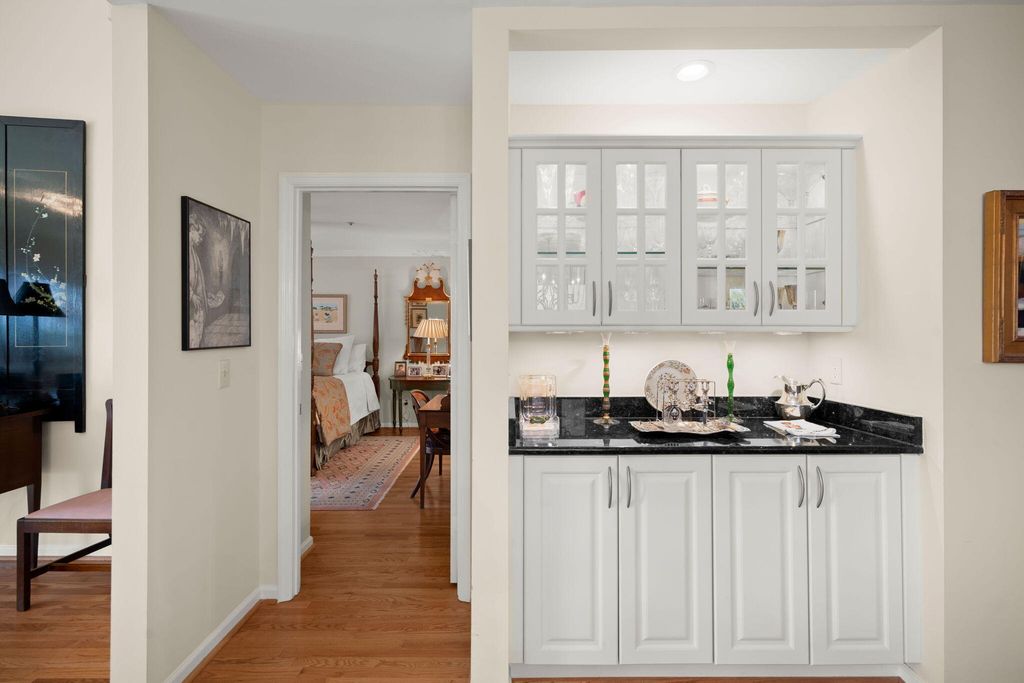 Image 17 of property listing at 610 Harbor Creek Place Unit 5, Charleston, SC 29412