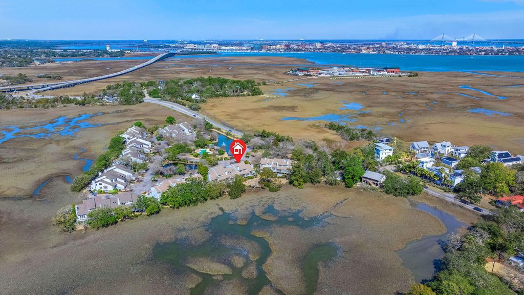 Image 2 of property listing at 610 Harbor Creek Place Unit 5, Charleston, SC 29412