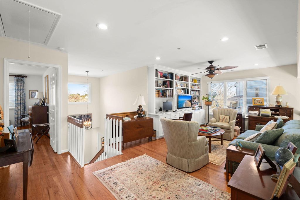 Image 33 of property listing at 610 Harbor Creek Place Unit 5, Charleston, SC 29412