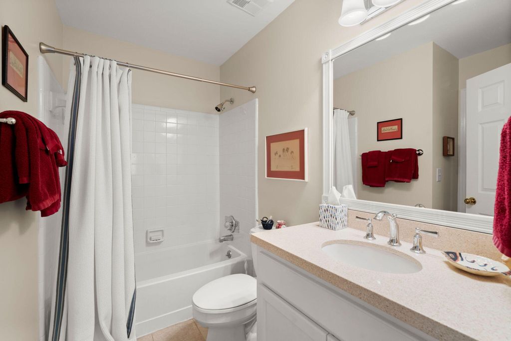 Image 36 of property listing at 610 Harbor Creek Place Unit 5, Charleston, SC 29412