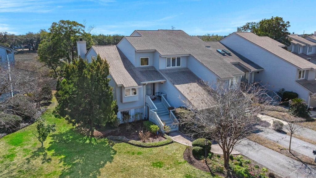 Image 4 of property listing at 610 Harbor Creek Place Unit 5, Charleston, SC 29412