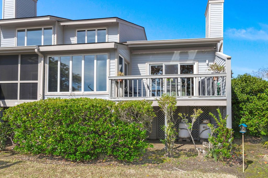 Image 40 of property listing at 610 Harbor Creek Place Unit 5, Charleston, SC 29412