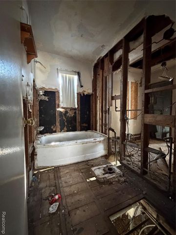 8418 Brace Street, Detroit, MI 48228