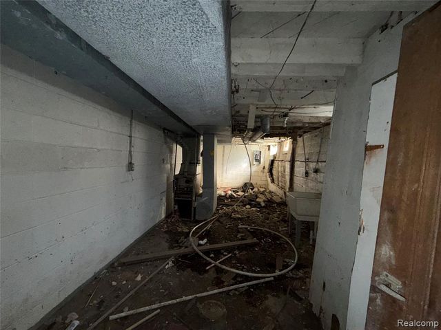 8418 Brace Street, Detroit, MI 48228