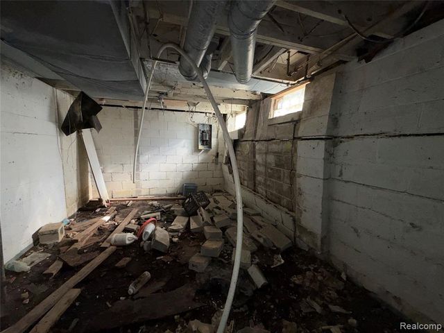 8418 Brace Street, Detroit, MI 48228