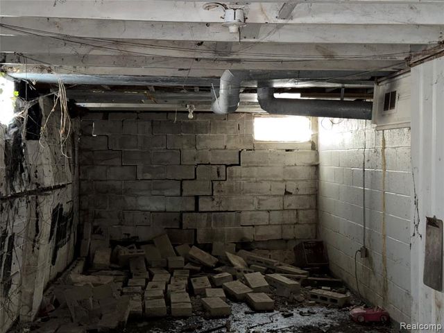 8418 Brace Street, Detroit, MI 48228