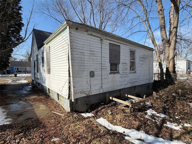 8418 Brace Street, Detroit, MI 48228