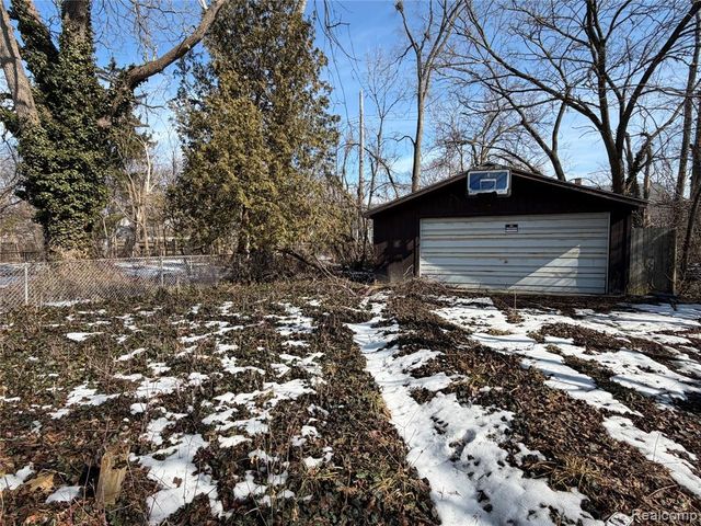 8418 Brace Street, Detroit, MI 48228