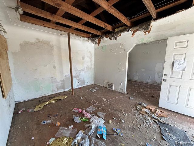 8418 Brace Street, Detroit, MI 48228