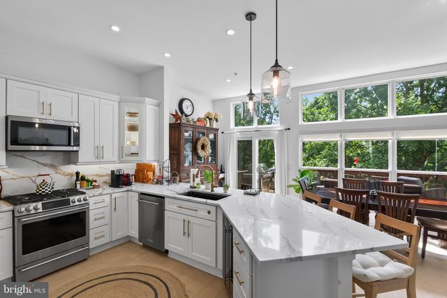 5155 BALLYCASTLE CIR CIR, Alexandria, VA 22315