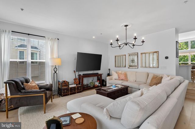 5155 BALLYCASTLE CIR CIR, Alexandria, VA 22315