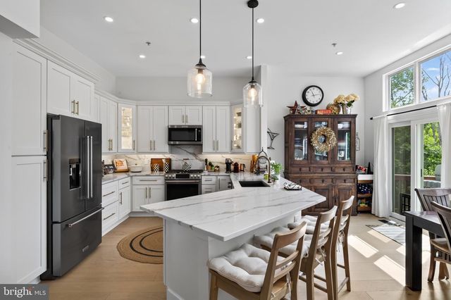 5155 BALLYCASTLE CIR CIR, Alexandria, VA 22315