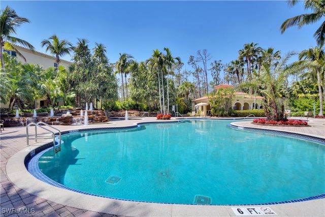 2822 Tiburon BLVD E 102, Naples, FL 34109