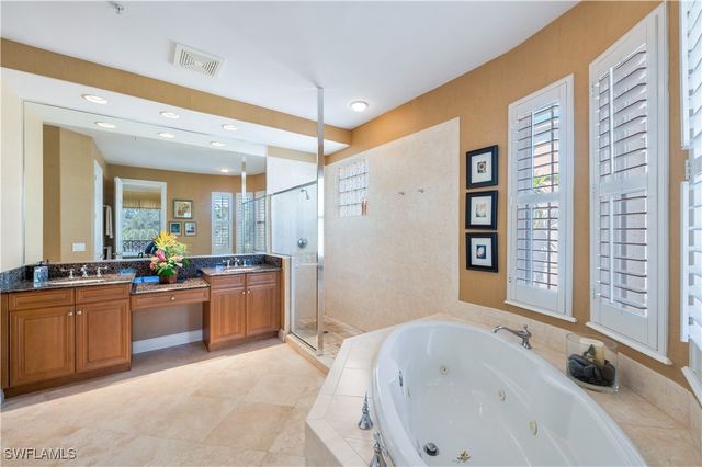 2822 Tiburon BLVD E 102, Naples, FL 34109