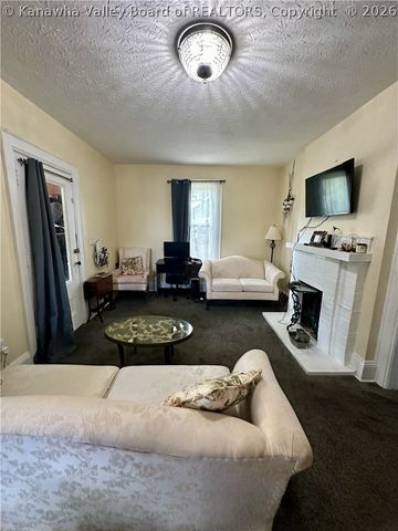 2312 Kanawha Terrace, St Albans, WV 25177
