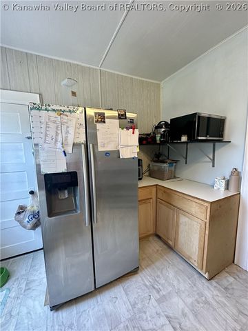 2312 Kanawha Terrace, St Albans, WV 25177