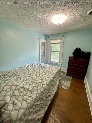 2312 Kanawha Terrace, St Albans, WV 25177