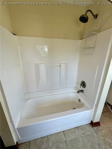 2312 Kanawha Terrace, St Albans, WV 25177