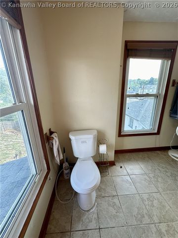 2312 Kanawha Terrace, St Albans, WV 25177