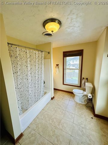 2312 Kanawha Terrace, St Albans, WV 25177