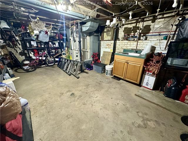 2312 Kanawha Terrace, St Albans, WV 25177