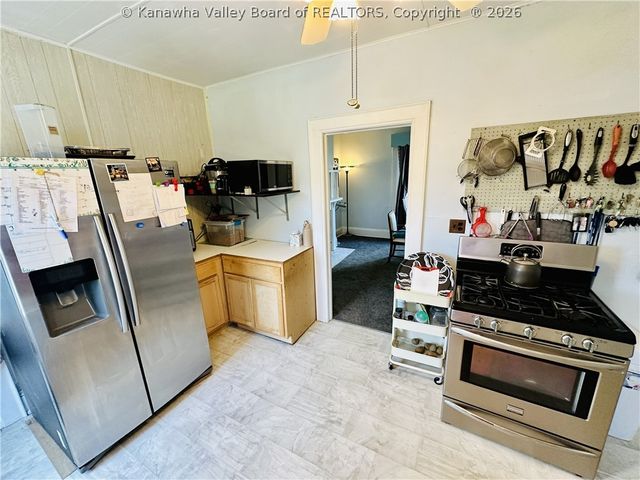 2312 Kanawha Terrace, St Albans, WV 25177