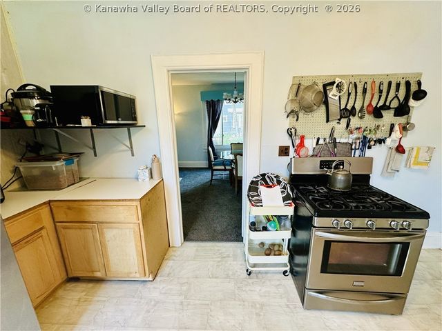 2312 Kanawha Terrace, St Albans, WV 25177