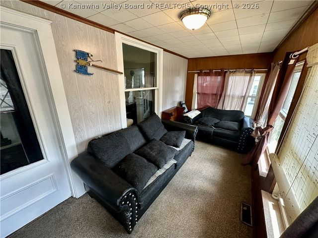 2312 Kanawha Terrace, St Albans, WV 25177