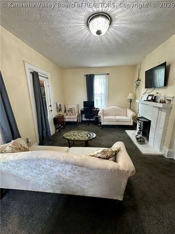 2312 Kanawha Terrace, St Albans, WV 25177