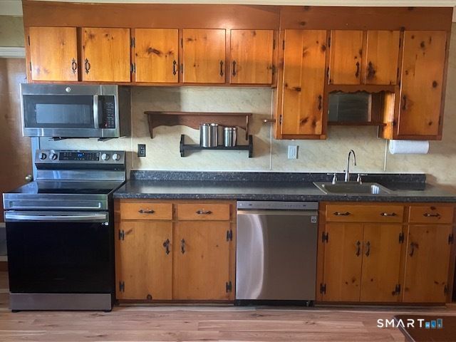 9 Warriner Avenue, Enfield, CT 06082