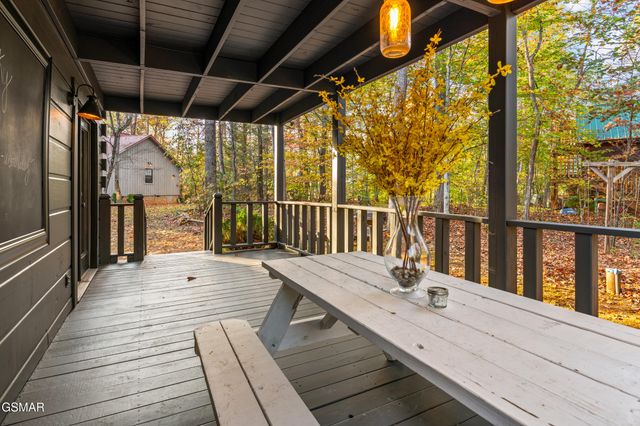 3870 Saddle Brook Way, Sevierville, TN 37862