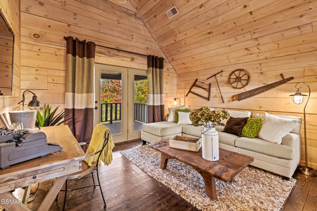 3870 Saddle Brook Way, Sevierville, TN 37862