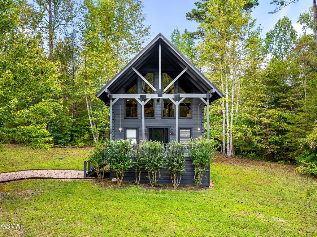 3870 Saddle Brook Way, Sevierville, TN 37862