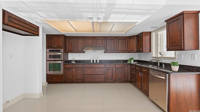 11702 Pepper Tree, San Antonio, TX 78230