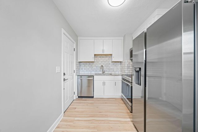 1222 Manchester Avenue, Columbus, OH 43211