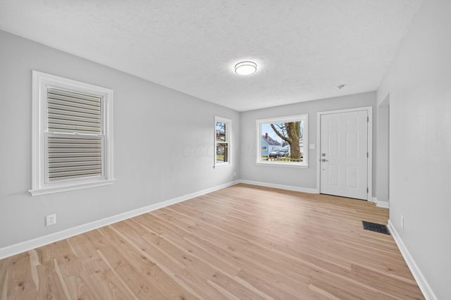 1222 Manchester Avenue, Columbus, OH 43211