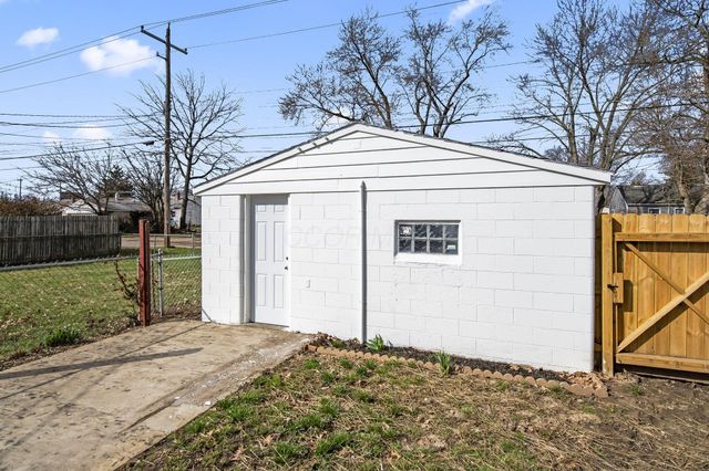 1222 Manchester Avenue, Columbus, OH 43211