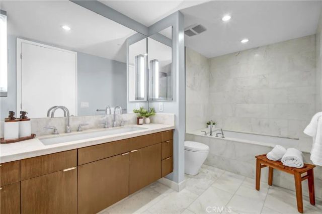 1705 Ocean Avenue 210, Santa Monica, CA 90401